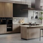 آشپزخانه با کابینت دو رنگ مدرن